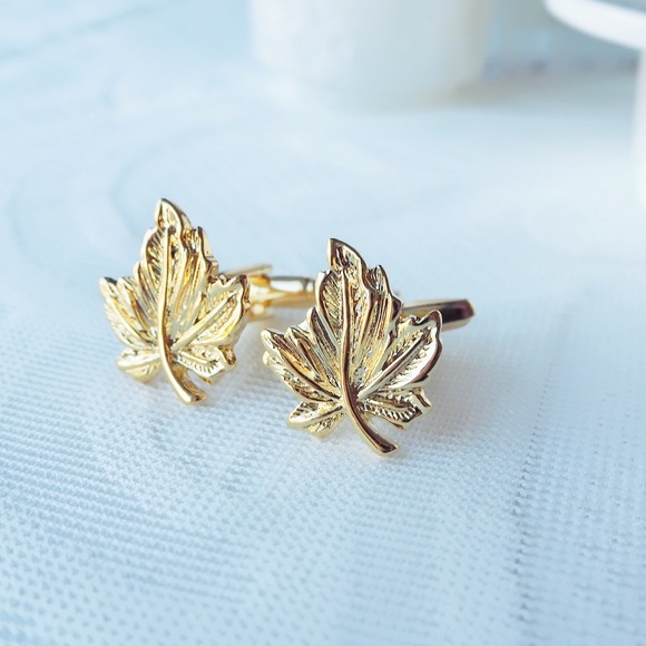 Gold plated maple form cufflinks - Picture 1 of 2
